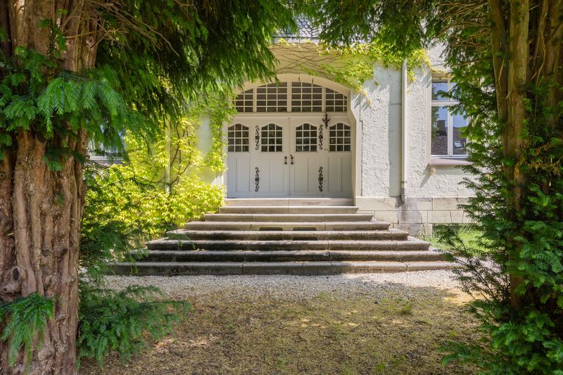 Architektonisch anspruchsvolle Jugendstilvilla mit romantischer Geschichte